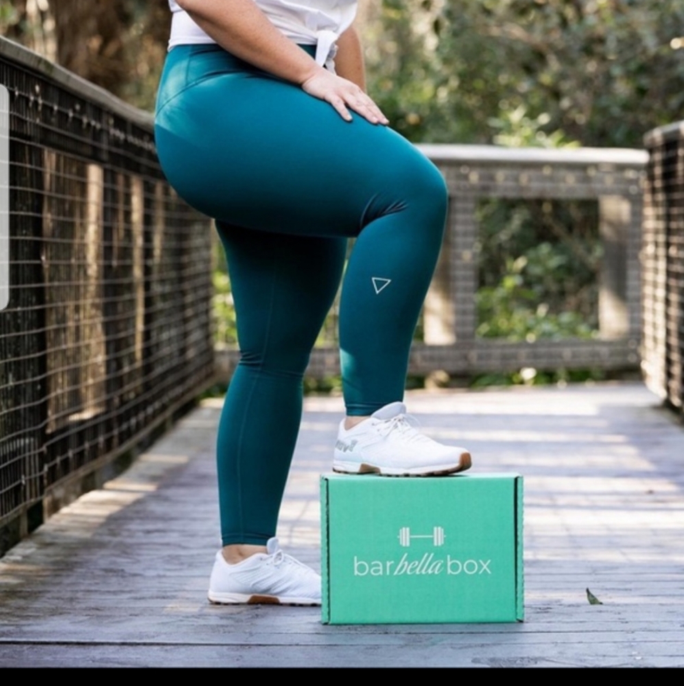 DAE- Barbella Box Leggings